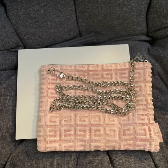 Givenchy - Picture 11 of 16